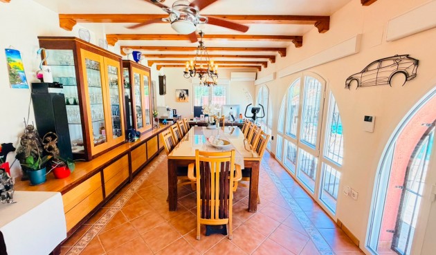 Reventa - Villa -
Daya Vieja - Costa Blanca