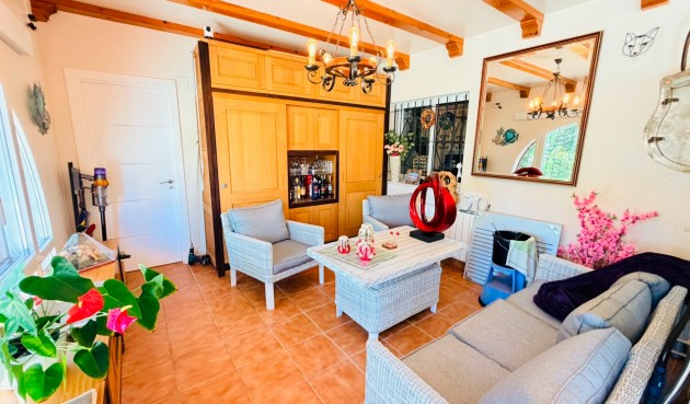 Reventa - Villa -
Daya Vieja - Costa Blanca