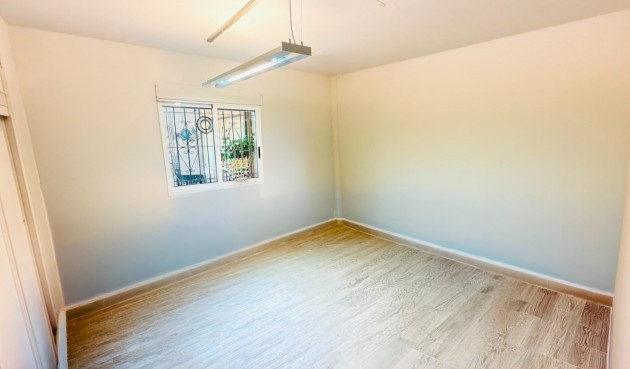 Reventa - Villa -
Daya Vieja - Costa Blanca