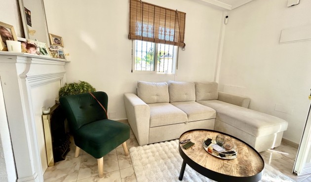 Brukt - Villa -
Villamartin - Costa Blanca