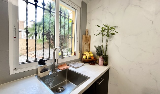 Brukt - Villa -
Villamartin - Costa Blanca