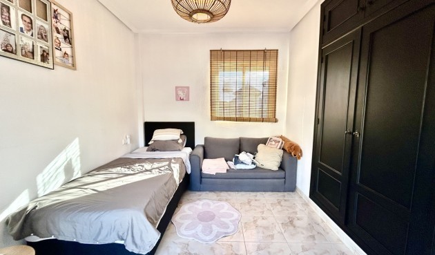 Brukt - Villa -
Villamartin - Costa Blanca