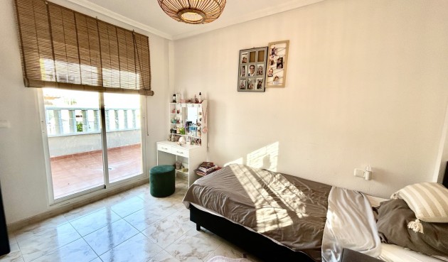 Brukt - Villa -
Villamartin - Costa Blanca