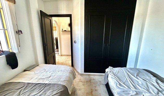Brukt - Villa -
Villamartin - Costa Blanca