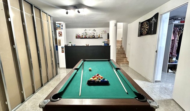 Brukt - Villa -
Villamartin - Costa Blanca
