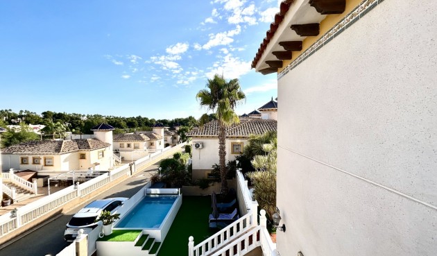 Brukt - Villa -
Villamartin - Costa Blanca