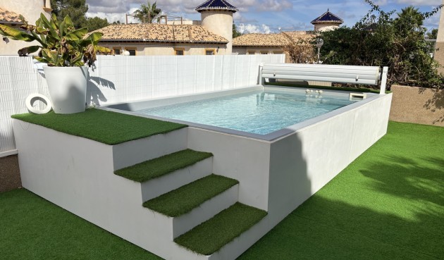 Brukt - Villa -
Villamartin - Costa Blanca