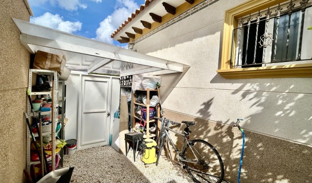Brukt - Villa -
Villamartin - Costa Blanca