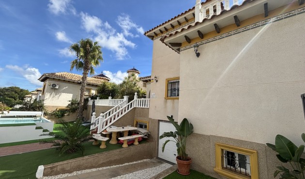 Brukt - Villa -
Villamartin - Costa Blanca