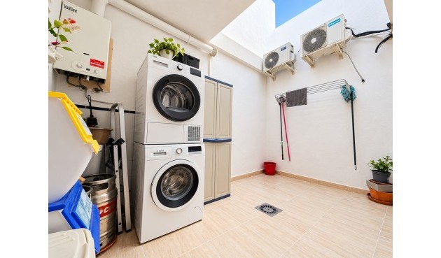 Reventa - Town House -
Daya Nueva - Costa Blanca