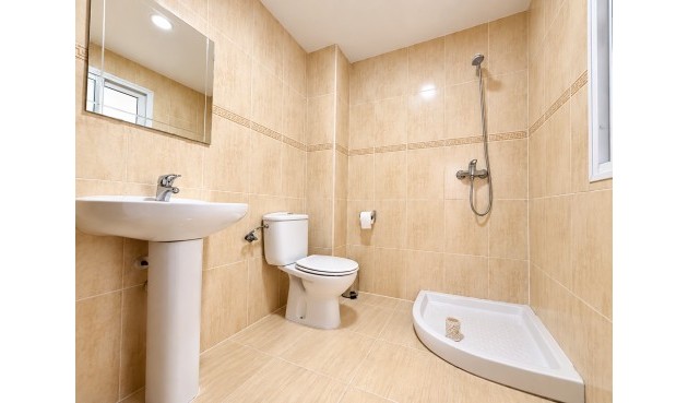 Reventa - Town House -
Daya Nueva - Costa Blanca