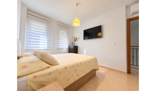 Reventa - Town House -
Daya Nueva - Costa Blanca