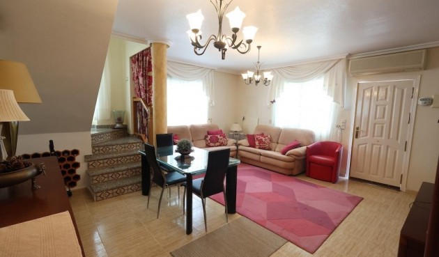 Brukt - Villa -
Orihuela Costa - Costa Blanca