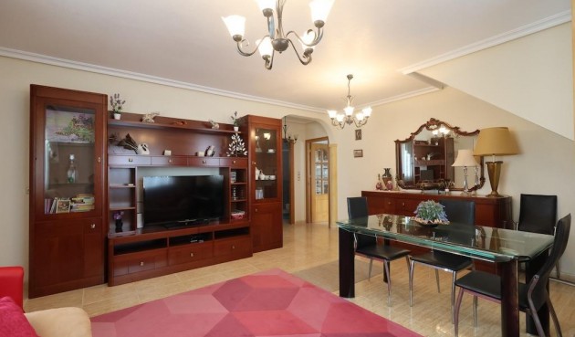 Brukt - Villa -
Orihuela Costa - Costa Blanca