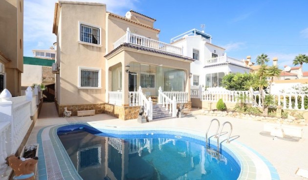 Brukt - Villa -
Orihuela Costa - Costa Blanca