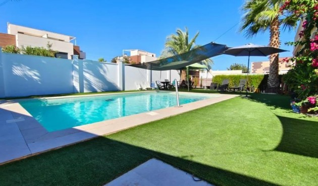 Brukt - Villa -
Torrevieja - Torreta Florida