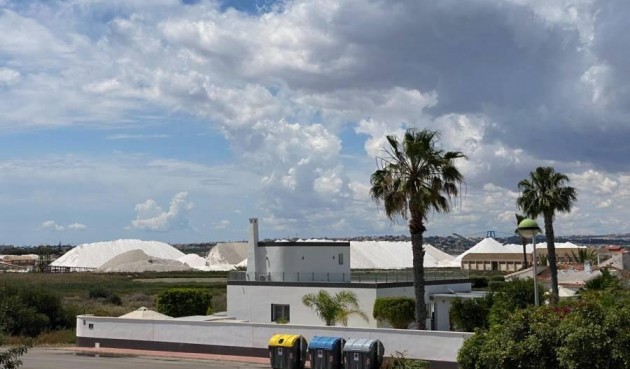 Brukt - Villa -
Torrevieja - Torreta Florida