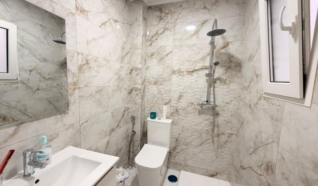 Brukt - Apartment -
Torrevieja - Centro