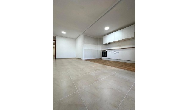 Brukt - Apartment -
Torrevieja - Centro