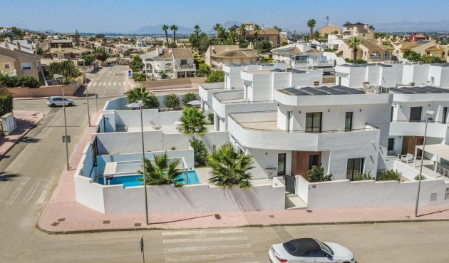 Brukt - Villa -
Rojales - Inland