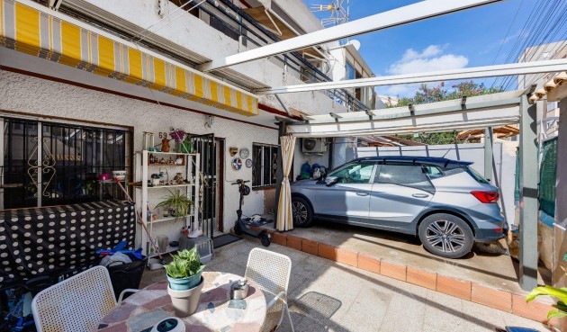 Brukt - Town House -
Torrevieja - Nueva Torrevieja