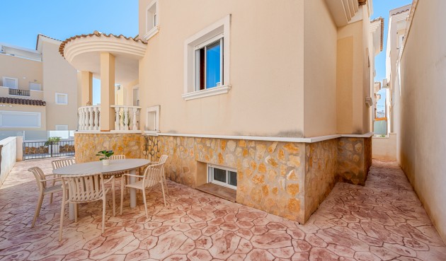 Reventa - Town House -
San Miguel de Salinas - Costa Blanca