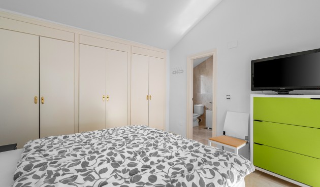 Återförsäljning - Duplex Penthouse -
Dehesa de Campoamor - Costa Blanca
