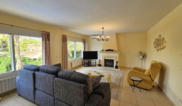Återförsäljning - Villa -
Jávea - Costa Blanca