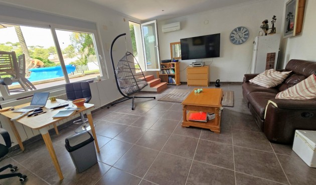 Återförsäljning - Villa -
Jávea - Costa Blanca