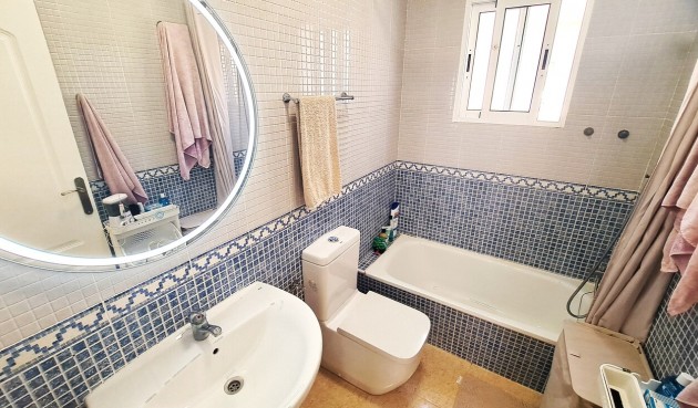 Brukt - Town House -
Villamartin - Costa Blanca