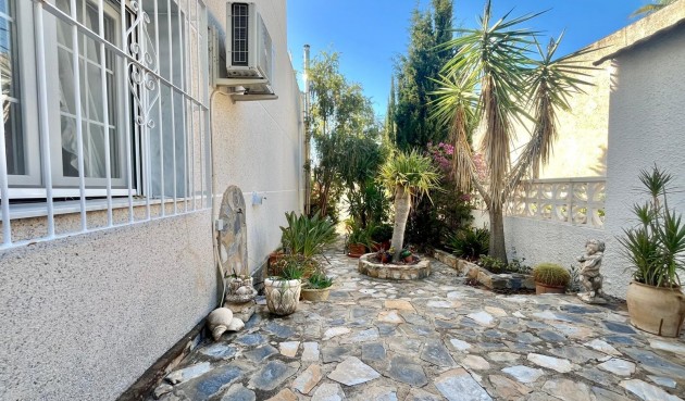 Återförsäljning - Villa -
San Miguel de Salinas - Blue Lagoon