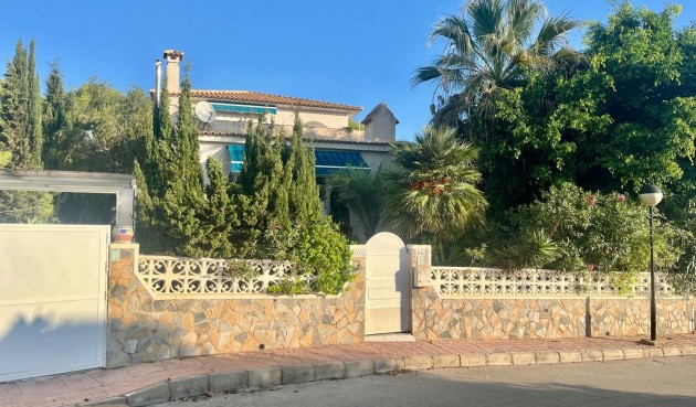 Återförsäljning - Villa -
San Miguel de Salinas - Blue Lagoon